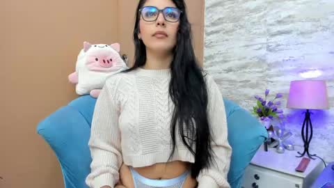 Snapshot of miaquevedo chatting on 01/24/25, 11:59 Mia Quevedo online show from 01/24/25, 11:59