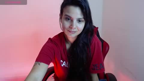 miarobinn_ online show from 11/22/25, 10:47