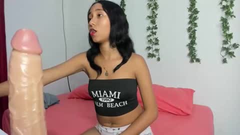 miasexi_69 online show from 11/15/25, 03:59