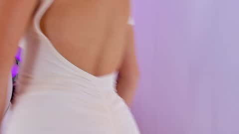 Snapshot of miasilverr chatting on 12/18/24, 06:57 Mia online show from 12/18/24, 06:57