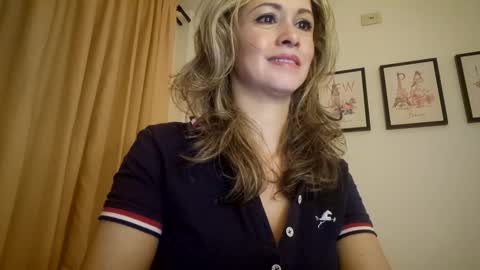 Snapshot of miasiren chatting on 09/16/25, 03:29 miasiren online show from 09/16/25, 03:29