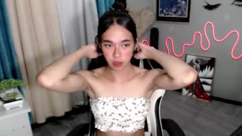 Mia online show from 02/02/25, 04:00