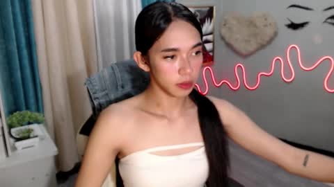 Mia online show from 02/13/25, 11:17