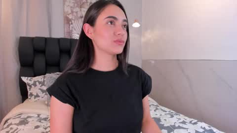 miavelvet1 online show from 11/23/25, 03:39