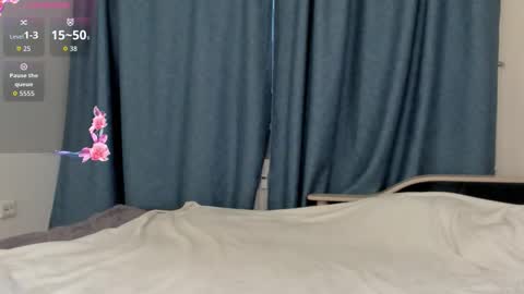 Mia online show from 11/11/25, 05:40