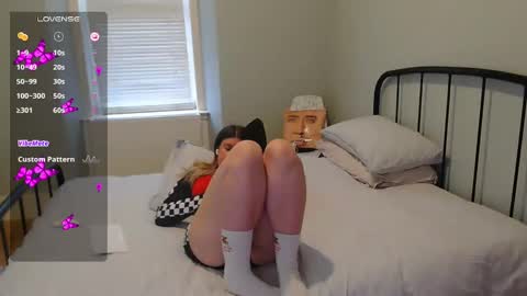 Snapshot of miawallace__ chatting on 02/11/25, 03:08 Mia online show from 02/11/25, 03:08