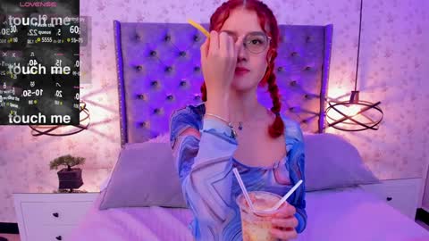 Mia winx  online show from 12/19/24, 10:32