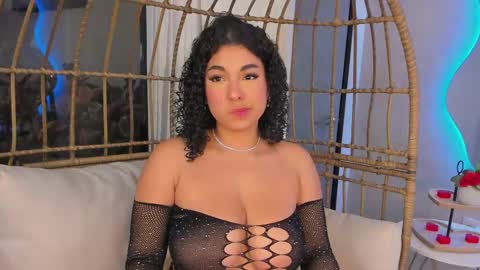 Snapshot of miawoderfull chatting on 02/13/25, 04:00 Mia online show from 02/13/25, 04:00