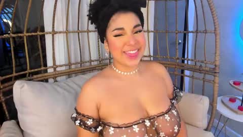 Snapshot of miawoderfull chatting on 02/19/25, 04:01 Mia online show from 02/19/25, 04:01