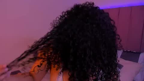 Mia online show from 11/10/25, 09:36