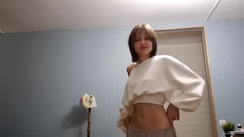 Snapshot of micasulejmanovski chatting on 10/08/25, 04:26 Luna online show from 10/08/25, 04:26