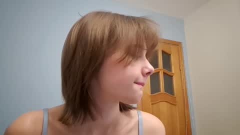 Snapshot of micasulejmanovski chatting on 10/09/25, 02:26 Luna online show from 10/09/25, 02:26