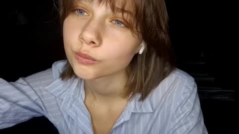 Snapshot of micasulejmanovski chatting on 10/24/25, 05:31 Luna online show from 10/24/25, 05:31