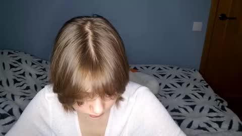 Snapshot of micasulejmanovski chatting on 11/06/25, 01:23 Luna online show from 11/06/25, 01:23