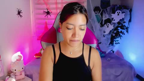 Snapshot of michelle_chang chatting on 10/20/25, 04:07 michelle chang online show from 10/20/25, 04:07