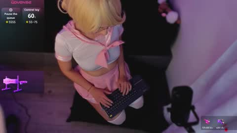 michelle_cutee_ online show from 10/12/25, 08:24