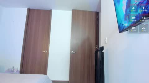 Snapshot of michelle_ferrerr chatting on 10/16/25, 09:49 MICHELLE online show from 10/16/25, 09:49