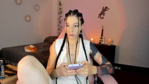 Snapshot of michelleastro chatting on 03/04/25, 11:40 Michelle Ramirez online show from 03/04/25, 11:40