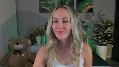 Snapshot of michelleortis chatting on 12/08/24, 04:18 MichelleOrtis online show from 12/08/24, 04:18