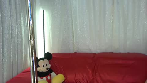 Snapshot of mickeyshyne69 chatting on 02/18/25, 06:15 Mickey online show from 02/18/25, 06:15