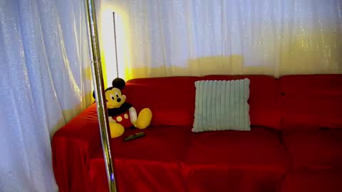 Snapshot of mickeyshyne69 chatting on 03/02/25, 01:58 Mickey online show from 03/02/25, 01:58