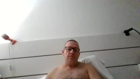 Snapshot of middleton2021 chatting on 09/15/25, 10:21 middleton2021 online show from 09/15/25, 10:21
