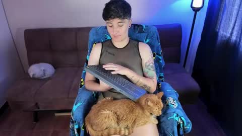 Snapshot of midnight07_ chatting on 09/25/25, 03:27 Blue online show from 09/25/25, 03:27