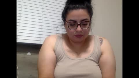 Snapshot of midnightbruja111 chatting on 11/02/25, 04:37 midnightbruja111 online show from 11/02/25, 04:37