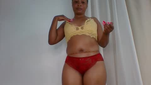 Snapshot of midnightcharm1 chatting on 11/26/25, 06:53 midnightcharm1 online show from 11/26/25, 06:53