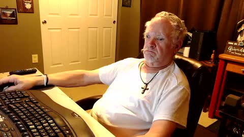 midwestdad09 online show from 10/19/25, 09:32