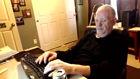 midwestdad09 online show from 11/01/25, 01:35