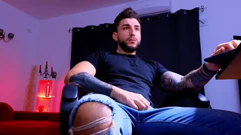 MightyAaron online show from 10/22/25, 04:24