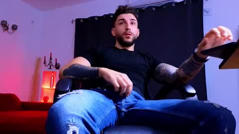 MightyAaron online show from 11/12/25, 05:52