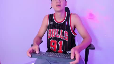 Snapshot of miguel_cagee chatting on 10/25/25, 08:47 miguel_cagee online show from 10/25/25, 08:47
