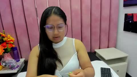 Snapshot of miha_smith chatting on 10/19/25, 04:24 Miha online show from 10/19/25, 04:24