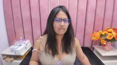 Snapshot of miha_smith chatting on 11/06/25, 03:40 Miha online show from 11/06/25, 03:40