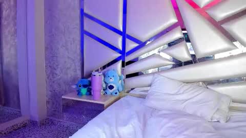 MIA 3 online show from 10/28/25, 03:21