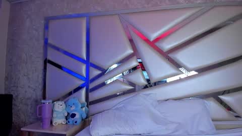 MIA 3 online show from 11/05/25, 03:17