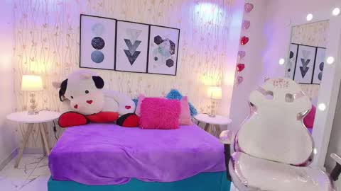 Snapshot of miia_bela chatting on 12/01/24, 04:29 Miia online show from 12/01/24, 04:29