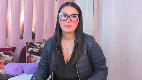 Mia  online show from 10/20/25, 10:38