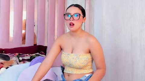 Mia  online show from 10/25/25, 10:34