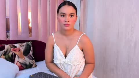 Mia  online show from 11/11/25, 10:59