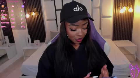 Miia Schwarz  online show from 10/10/25, 01:54