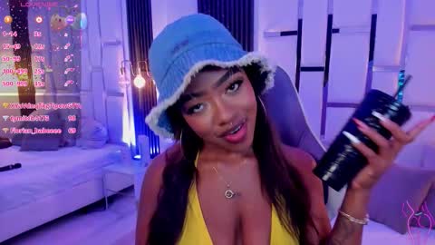 Miia Schwarz  online show from 11/18/25, 08:52