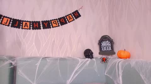 miia scoott  online show from 10/25/25, 11:51