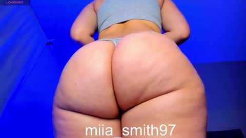 Snapshot of miia_smith97 chatting on 09/25/25, 09:51 mia online show from 09/25/25, 09:51