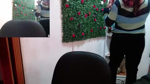 miia online show from 09/12/25, 12:05