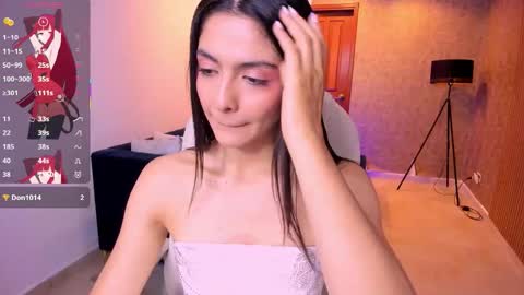 Mia online show from 09/24/25, 11:02