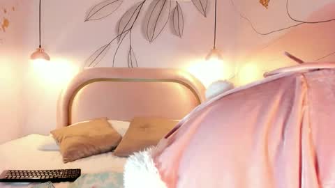 Snapshot of miisaki_ chatting on 10/27/25, 07:40 Misaki online show from 10/27/25, 07:40