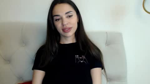 Mika online show from 11/10/25, 09:03